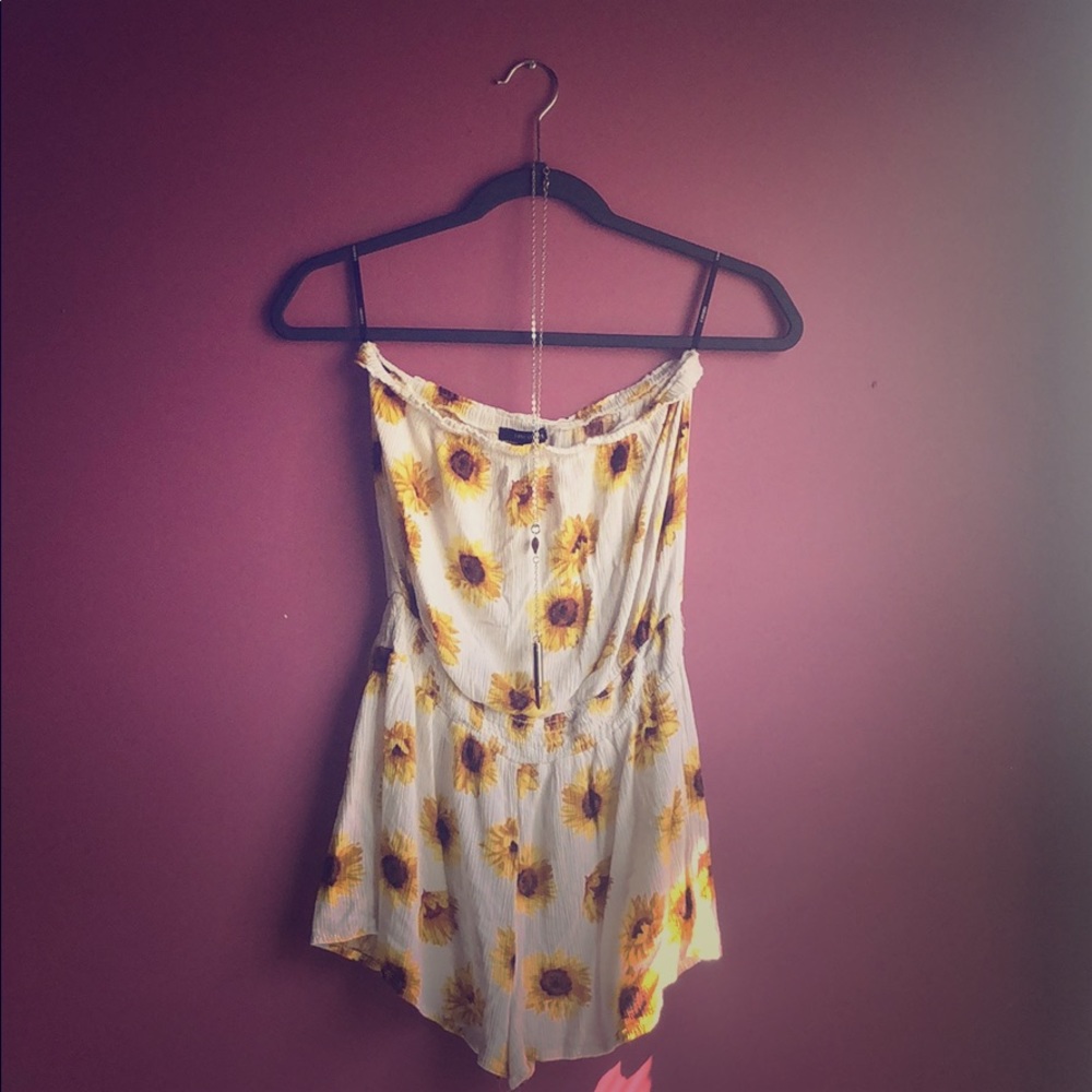 Forever 21 Sunflower Romper🌻